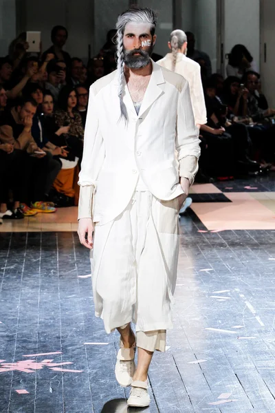 Look 40
